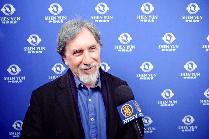 Ông Josh Leo