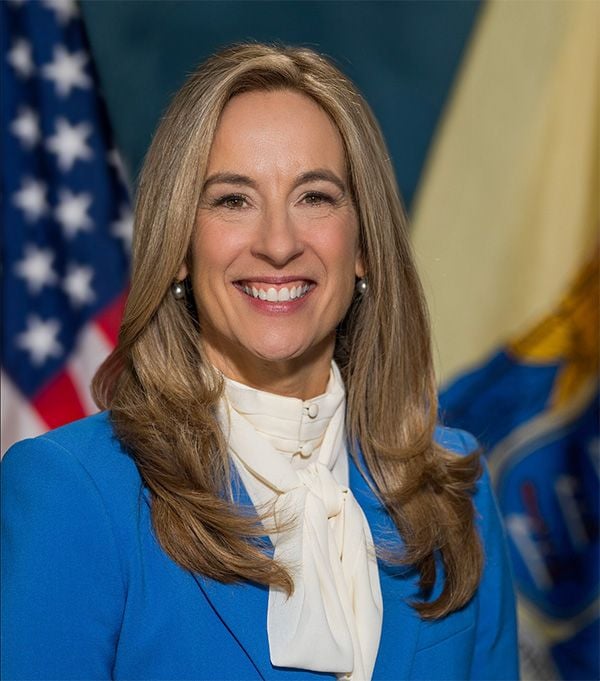 Bà Mikie Sherrill