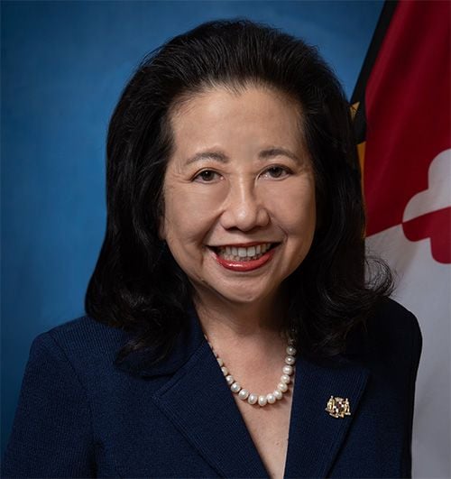 Bà Susan Lee